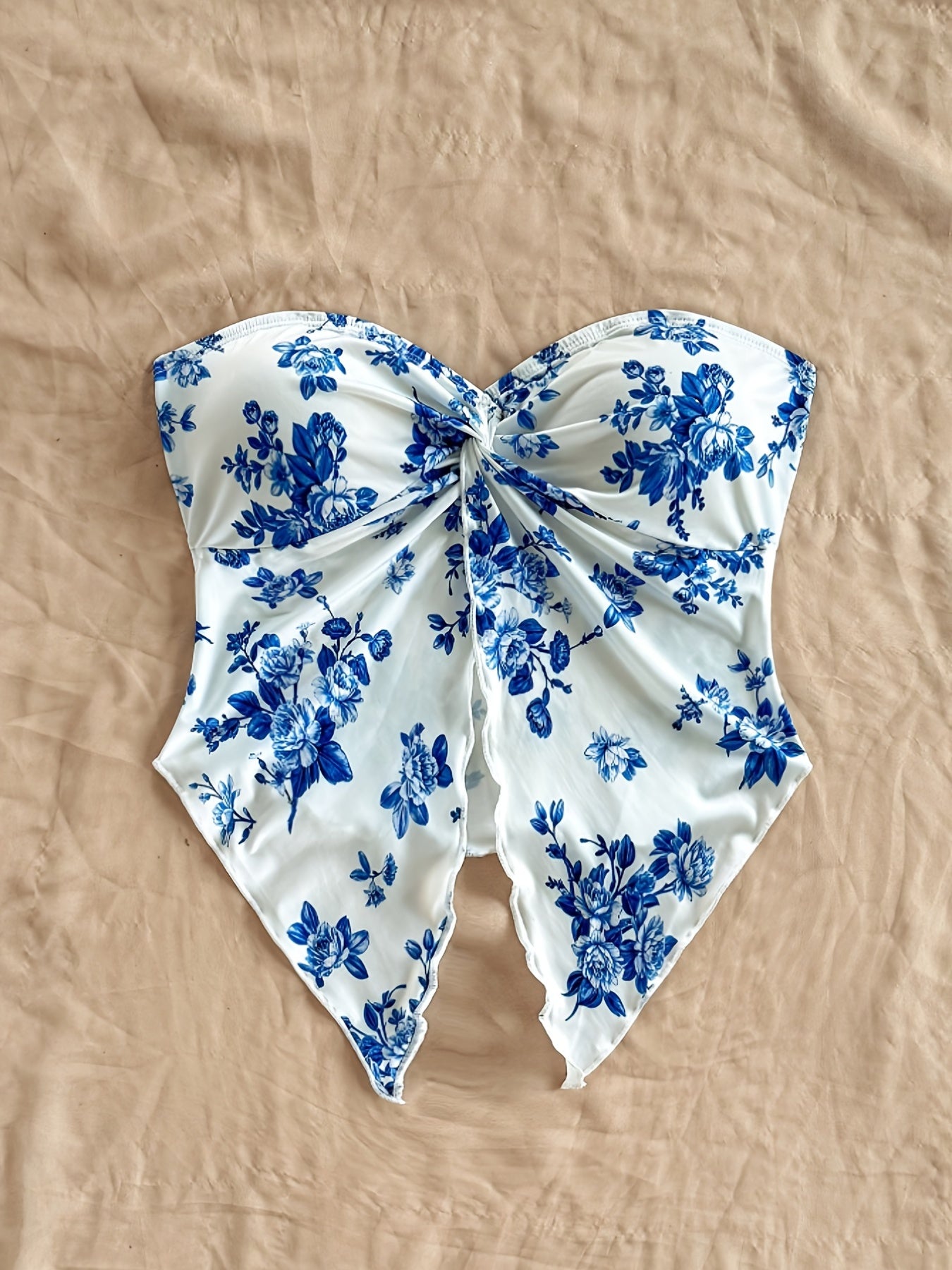 Top Cropped Azul & Branco com Fenda Frontal – Floral Chic, Leve e Perfeito pra Verão & Festas