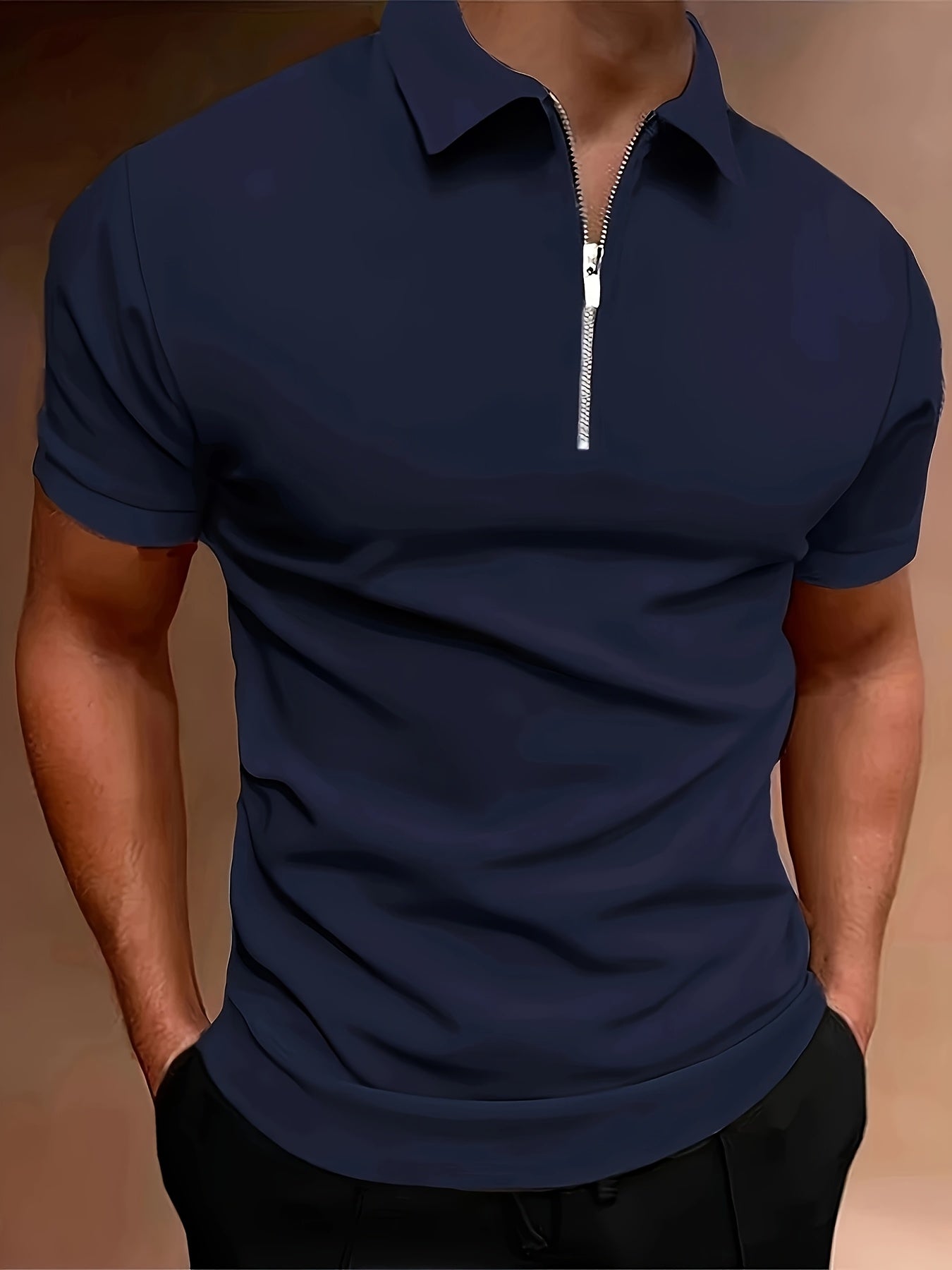 Camiseta Masculina com Meio Zíper – Preta, Leve, Elegante, Perfeita para Verão e Ocasiões Casuais