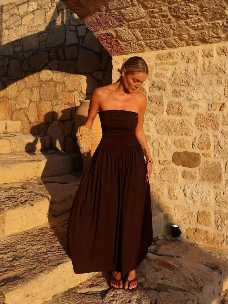 Vestido Tomara Que Caia Elegante 2025 – Modelagem Slim, Detalhes Plissados, Estilo Moderno para Festas