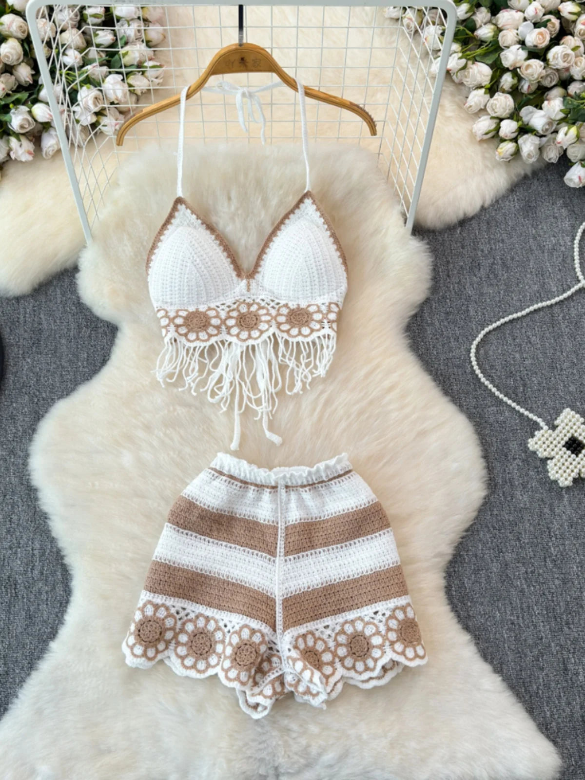 Conjunto Feminino de Verão – Top Tassel + Calça Pantalona Hollow de Cintura Alta