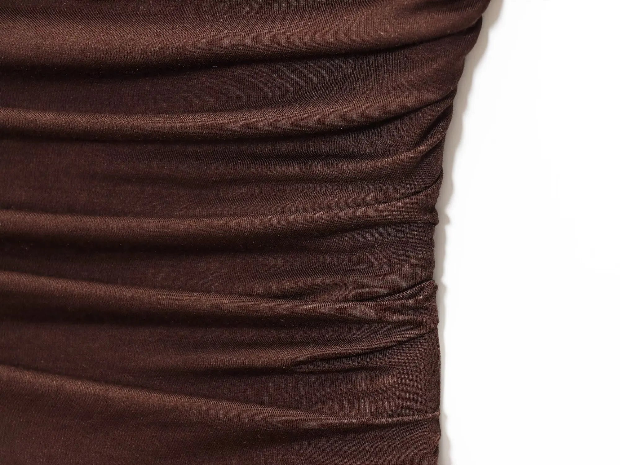 Vestido Tomara Que Caia Elegante 2025 – Modelagem Slim, Detalhes Plissados, Estilo Moderno para Festas