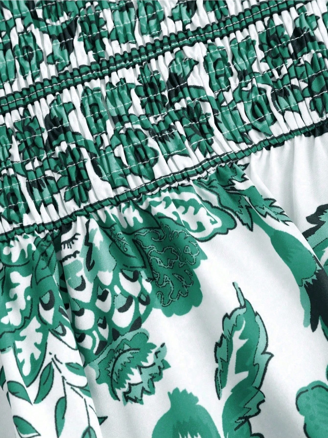 Vestido ISARA Estampado com Gola Halter – Estilo Fresco de Férias, Leve, Moderno e Perfeito para Looks Femininos Casuais