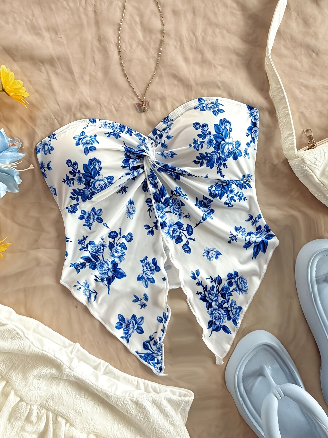 Top Cropped Azul & Branco com Fenda Frontal – Floral Chic, Leve e Perfeito pra Verão & Festas