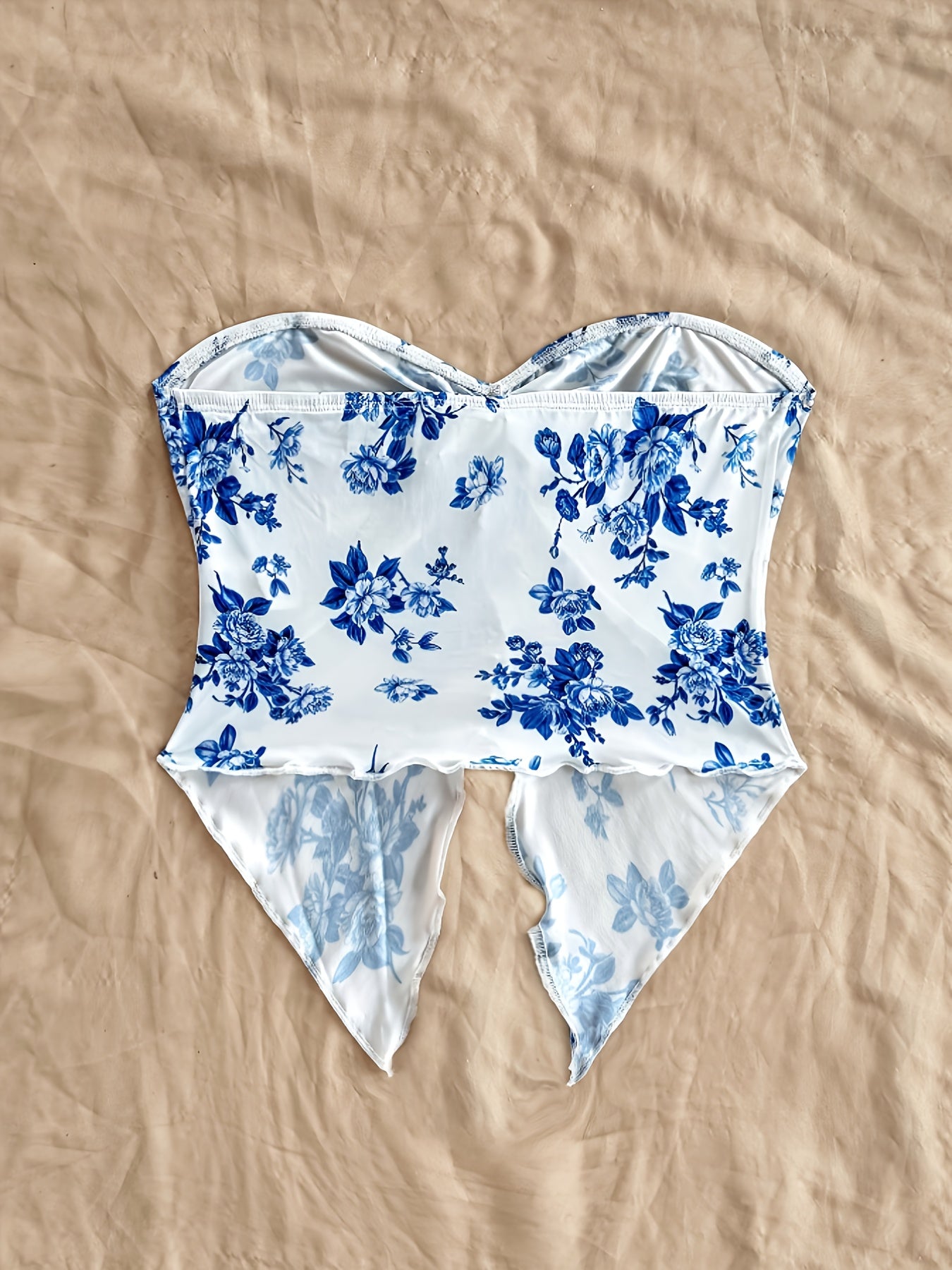 Top Cropped Azul & Branco com Fenda Frontal – Floral Chic, Leve e Perfeito pra Verão & Festas